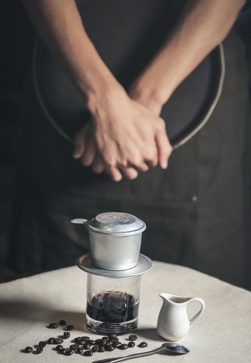 Cold Brew mit einem Schuss Hafermilch